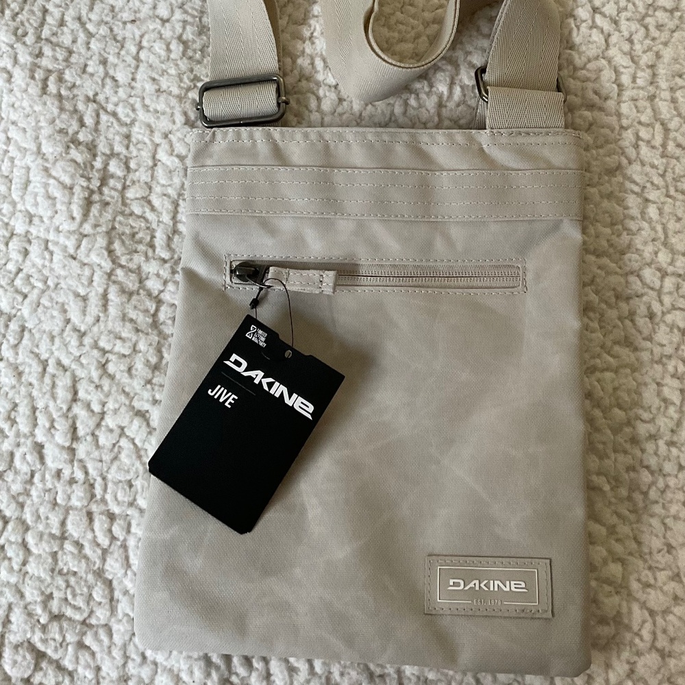 DAKINE JIVE CROSSBODY BAG SILVER LINING NWT